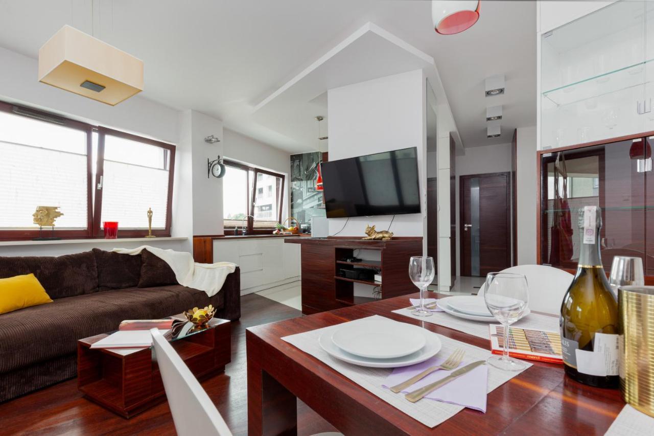Spacious Suite With A Hammock And Terrace By Renters Prestige Варшава Экстерьер фото