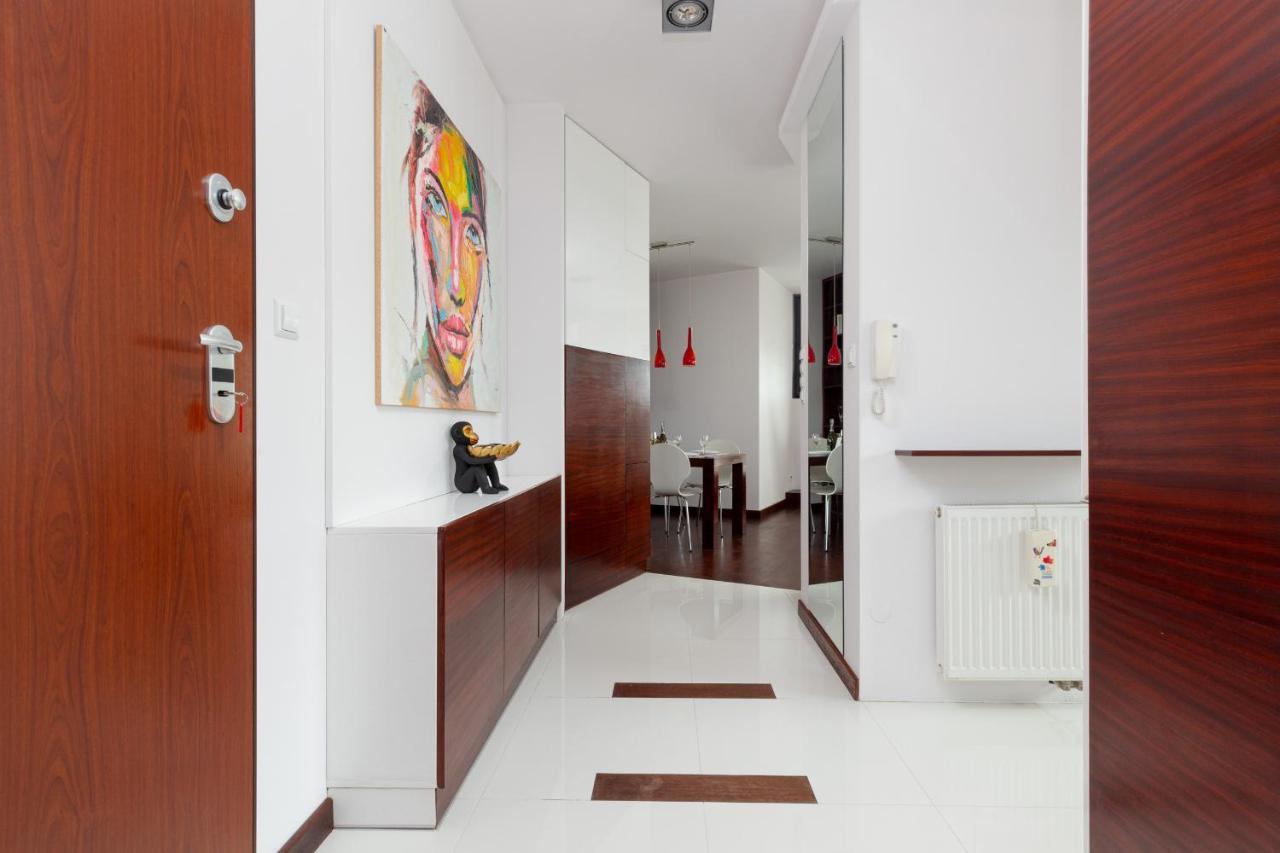 Spacious Suite With A Hammock And Terrace By Renters Prestige Варшава Экстерьер фото