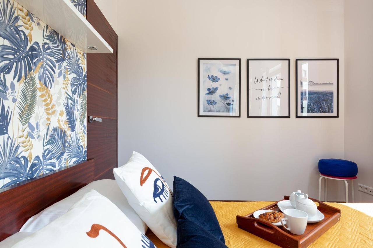 Spacious Suite With A Hammock And Terrace By Renters Prestige Варшава Экстерьер фото